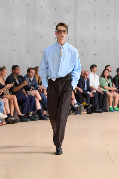 Look 40